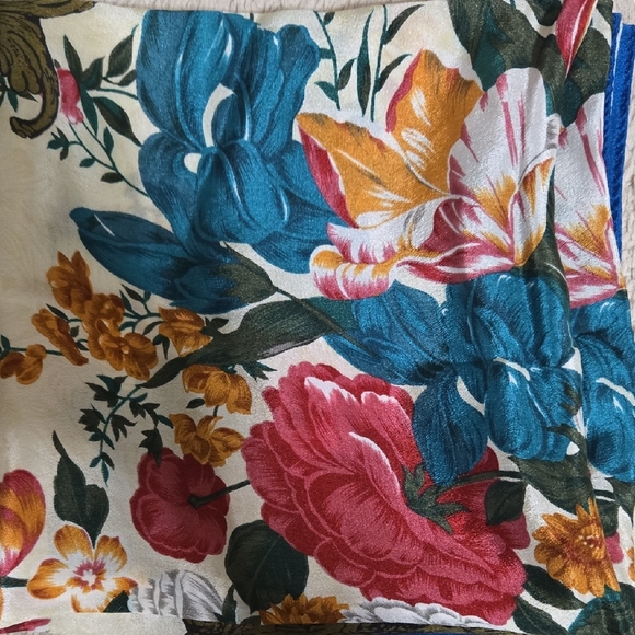 Floral Patterned Scarf - Picture 3 of 3